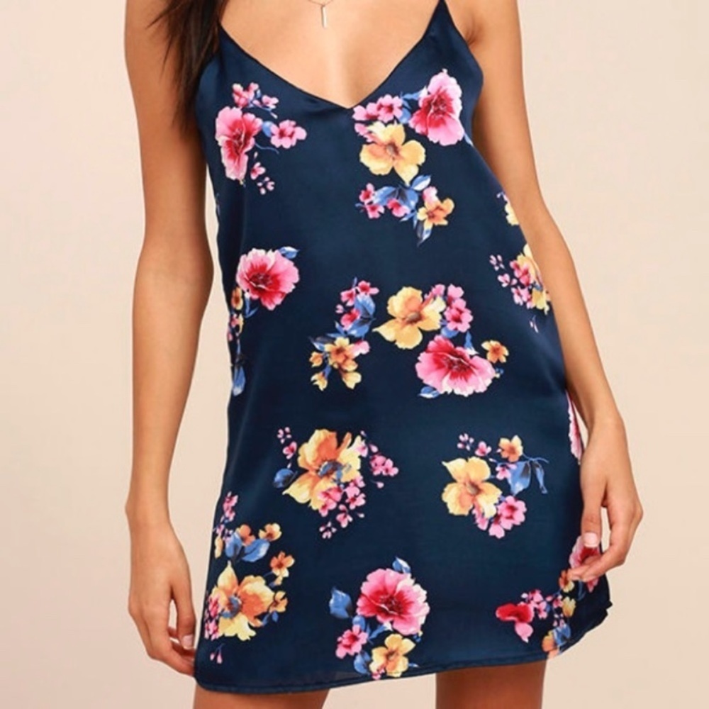 Nwot Lulus Navy blue floral dress